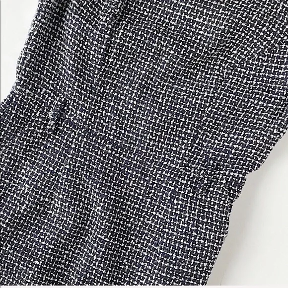 Banana Republic sleevless Sheath Dress/missing belt - Picture 6 of 7